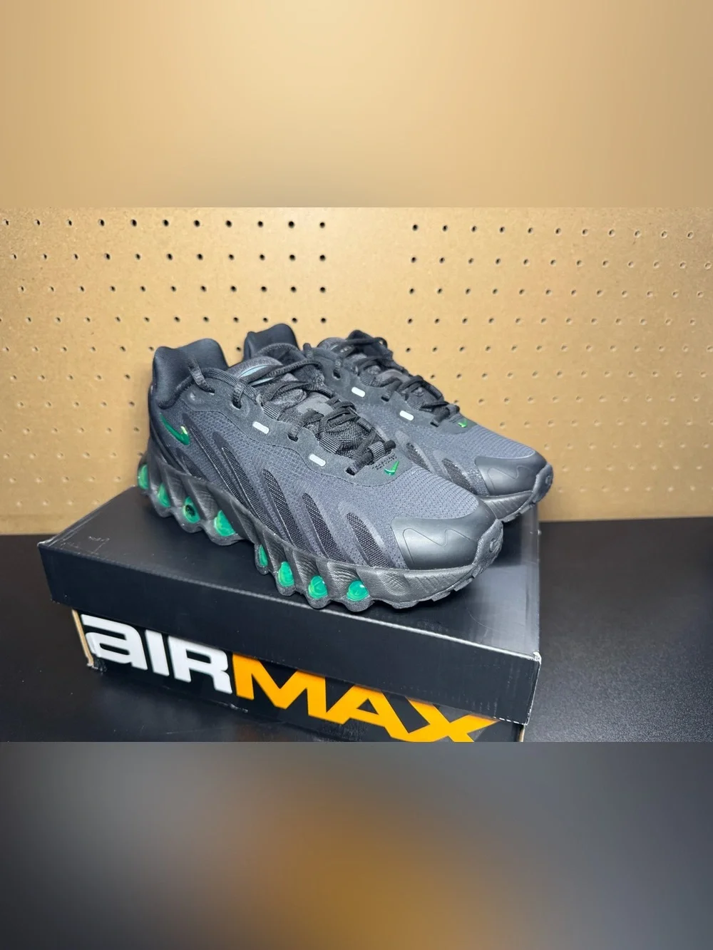 Nike Air Max DN8 Size 4 Youth, 5.5 Women’s Black Sneakers with Green Accents